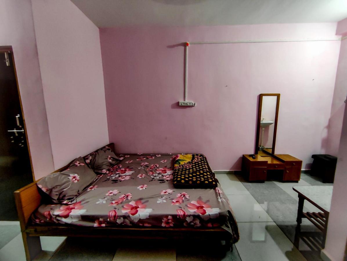 Krishna Homestay Garudeshwar Екстер'єр фото